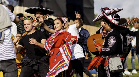 Een feestje organiseren met een Mariachi zanger